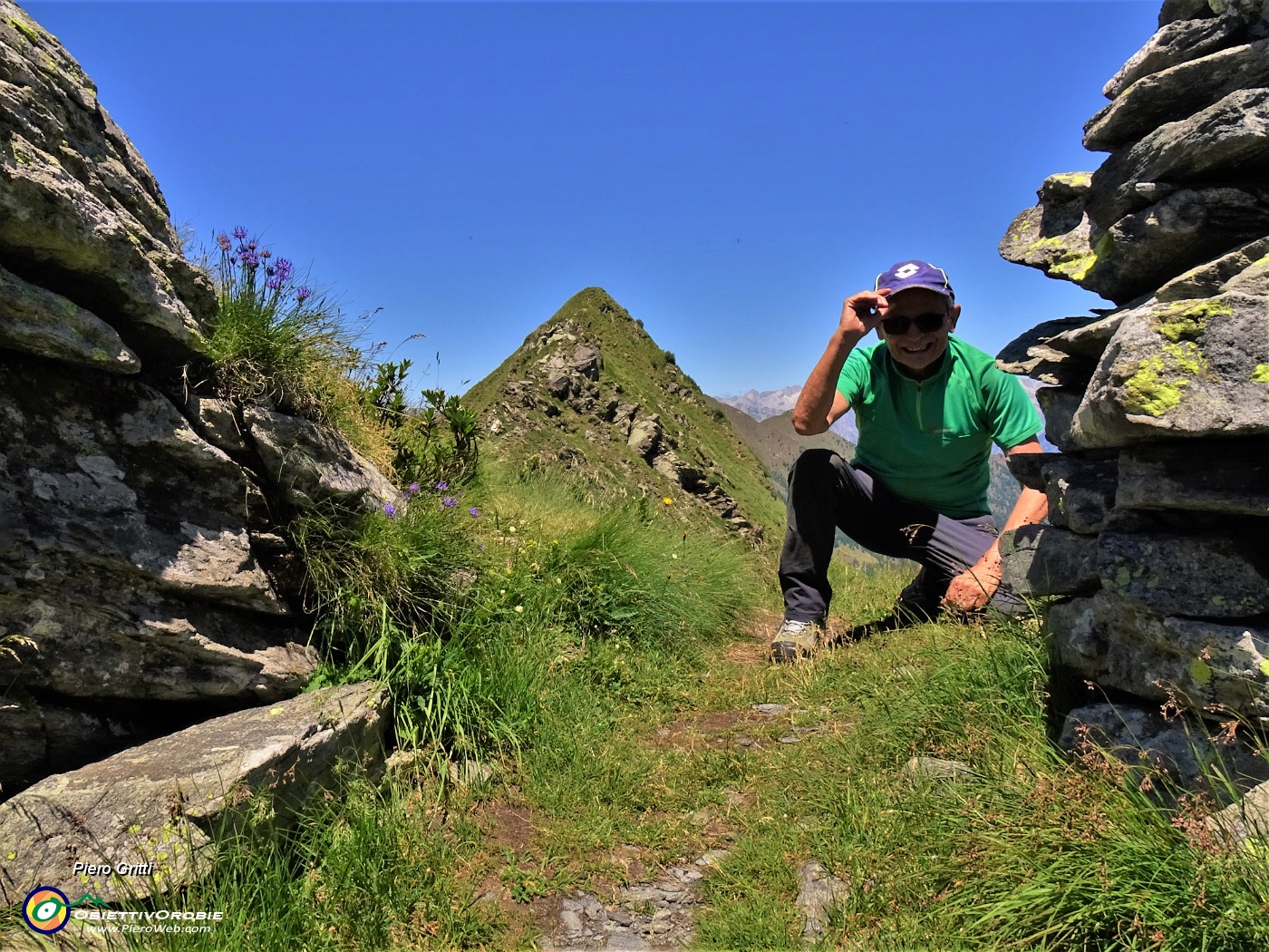 43 Alla Bocchetta di Budria (2216 m) con Pizzo del Vento.JPG